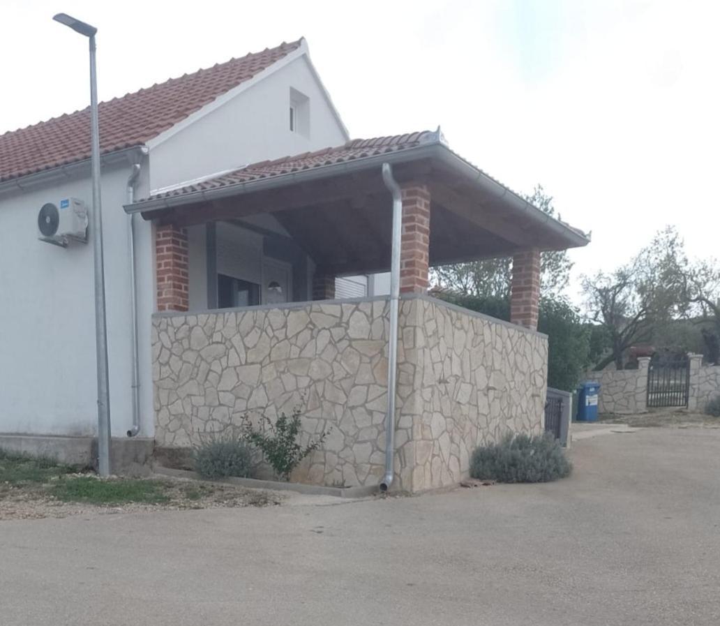 Lavanda Vrana  Luaran gambar